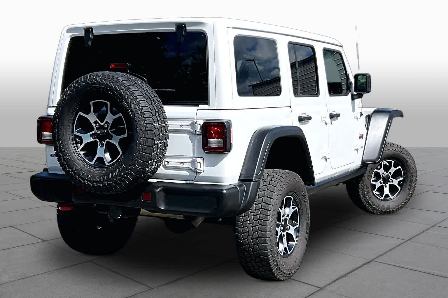 Used 2022 Bright White Clearcoat Jeep Unlimited Rubicon image 25