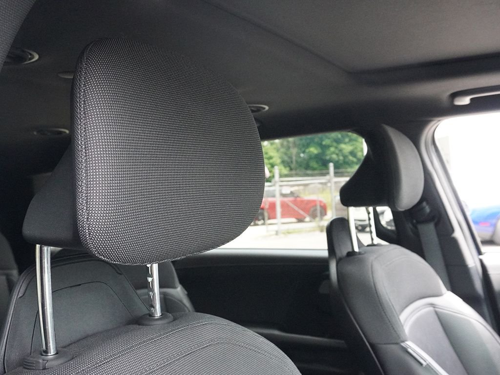 Used 2027 Black Kia S image 36