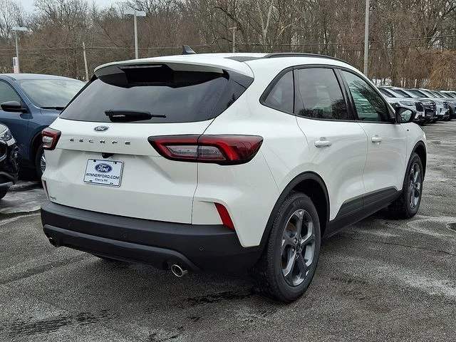 New 2026 Star White Metallic Tri-coat Ford ST-Line image 4