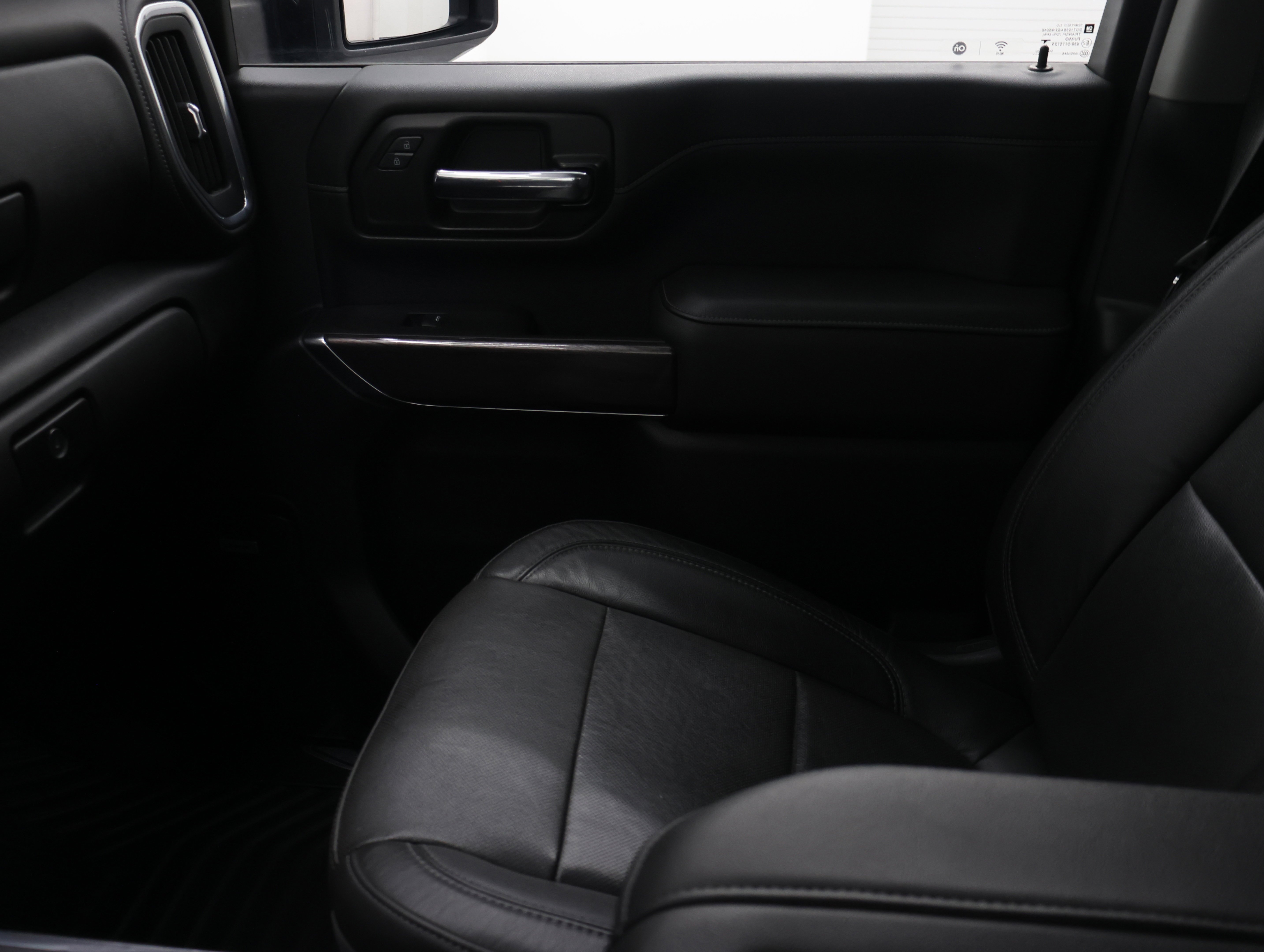 Used 2020 Silver Ice Metallic Chevrolet LTZ: CREW-SHORT-LTZ-Z71-DIESEL-4WD-NAV-HEAT/COOL SEATS-1 OWNER image 14