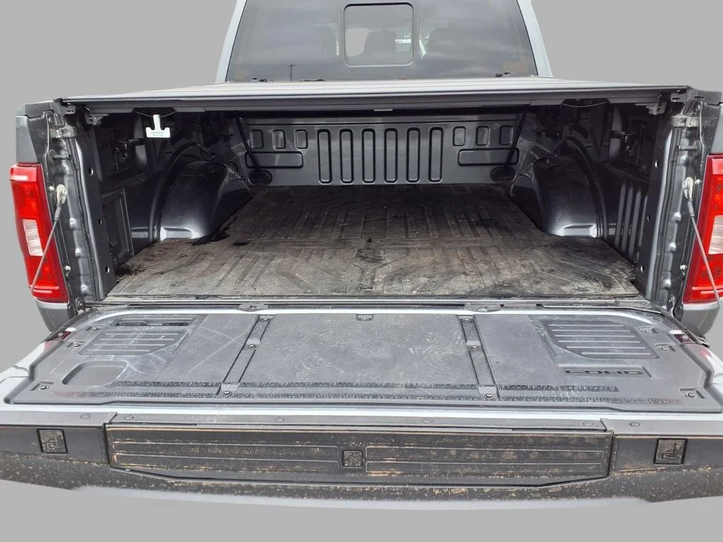 Used 2023 Gray Ford XLT image 27