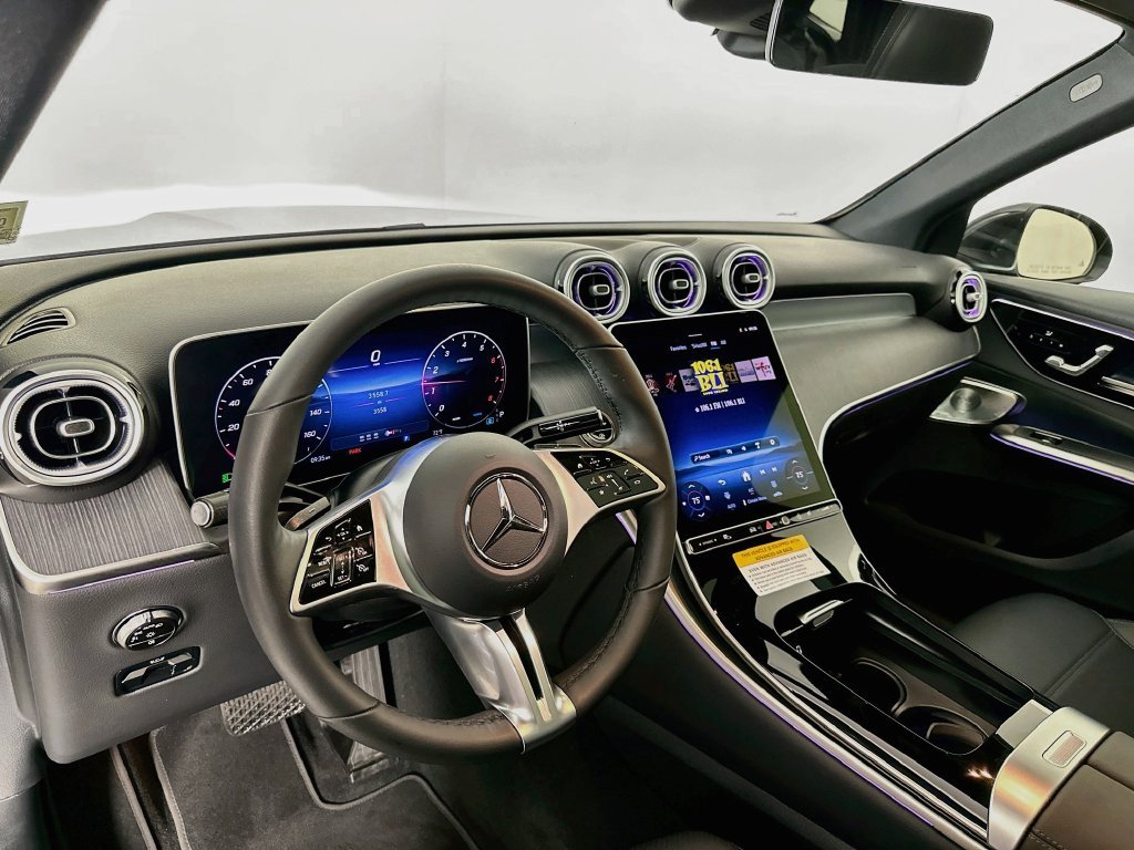 Used 2026 Gray Mercedes-Benz GLC 300 image 8