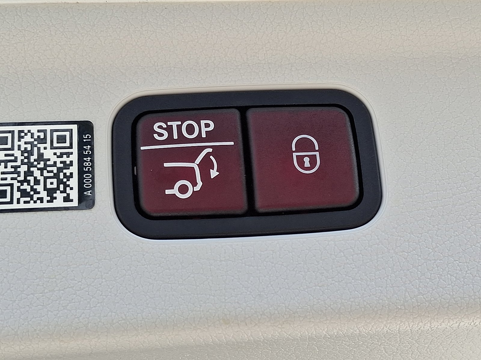 Certified Used 2023 Polar White Mercedes-Benz 4MATIC® image 30