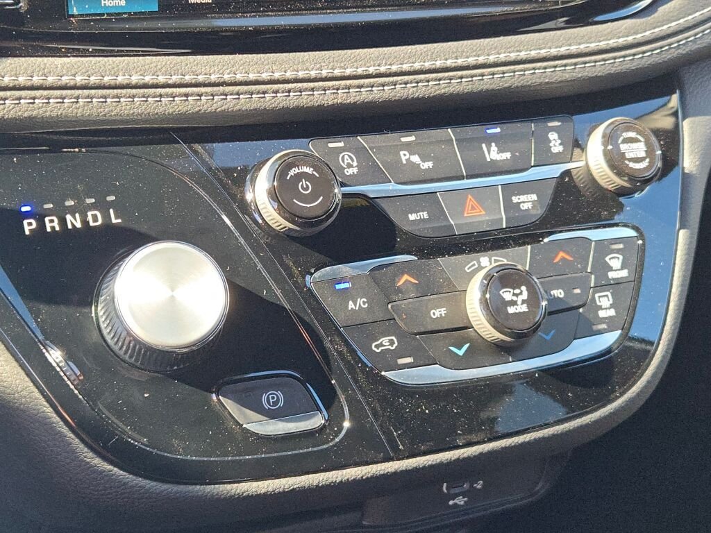 2026 Chrysler Pacifica Select - Photo 23