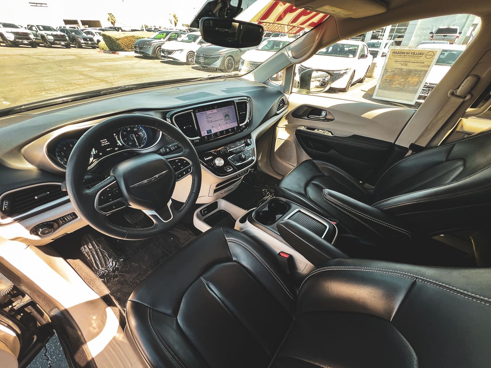 Used 2023 Black Chrysler Touring L image 13