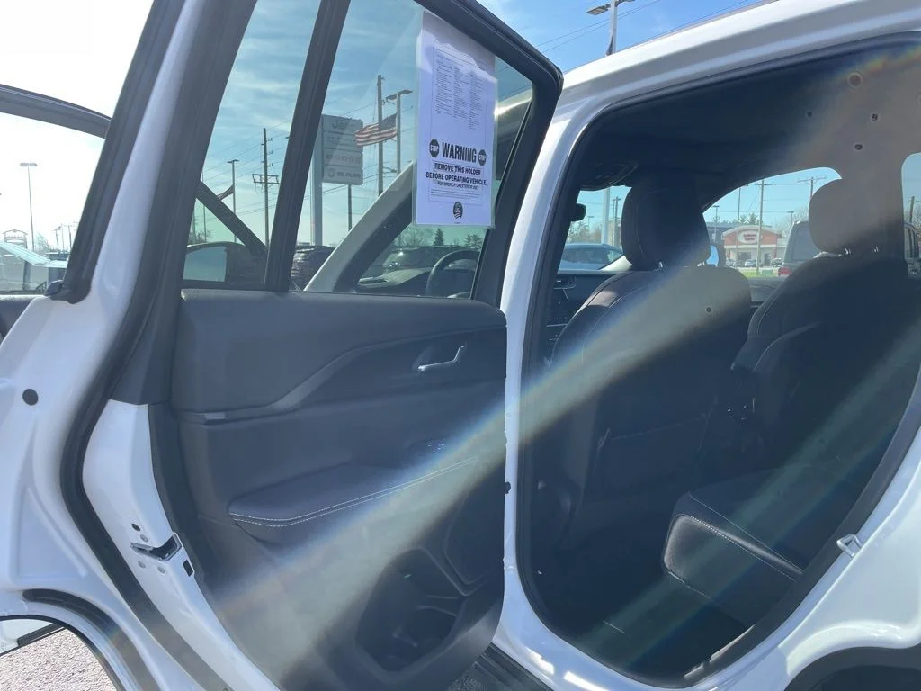 Used 2024 White Jeep Laredo X image 26