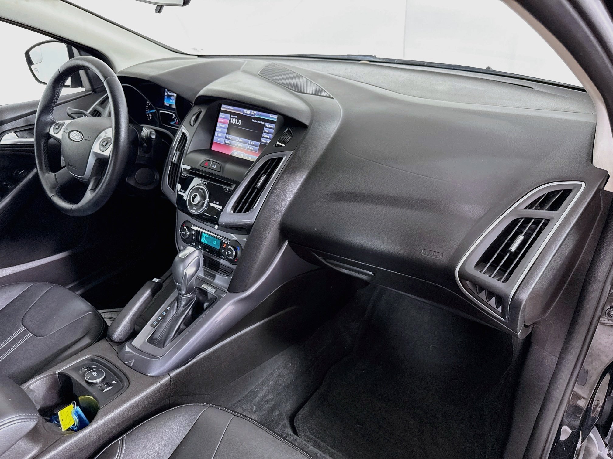 Used 2014 Tuxedo Black Metallic Ford Titanium image 28