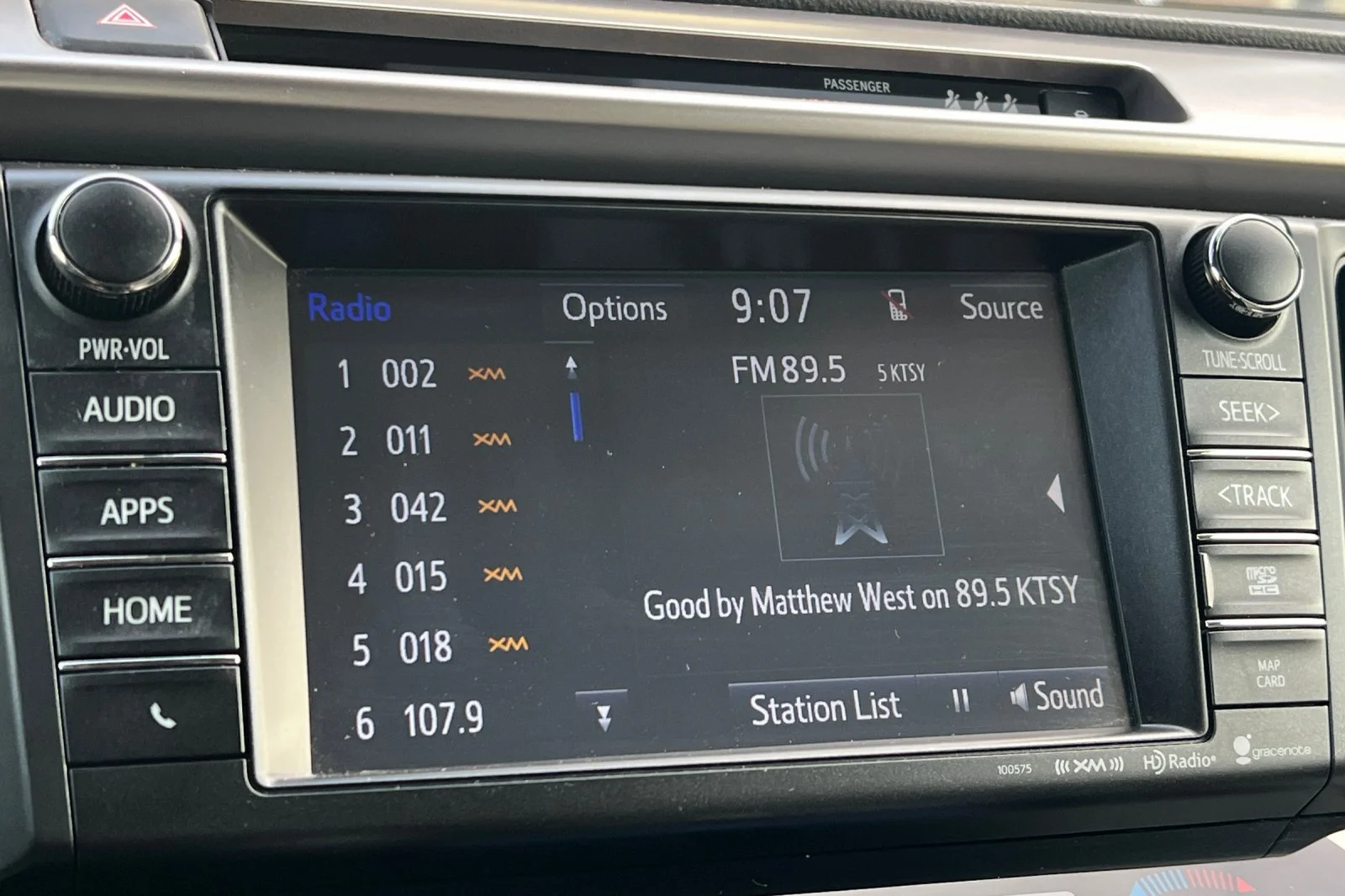 Used 2018 Silver Sky Metallic Toyota Limited image 19