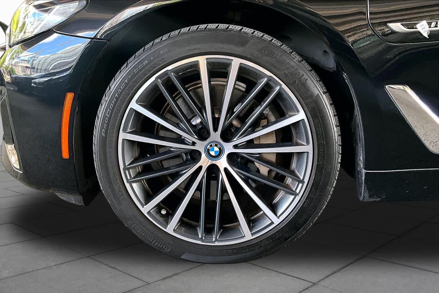 Used 2023 Black Sapphire Metallic BMW 530e image 9