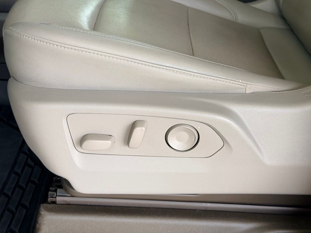 Used 2025 Silver GMC SLT image 15