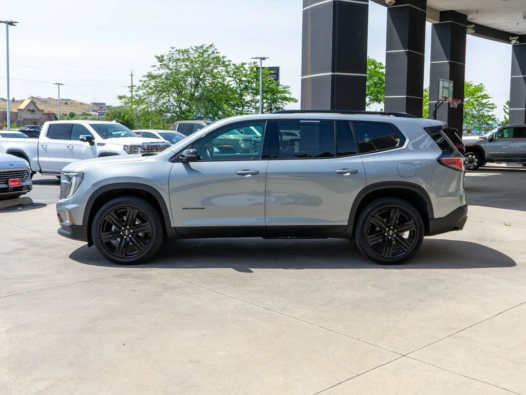 New 2026 Sterling Metallic GMC Elevation image 4