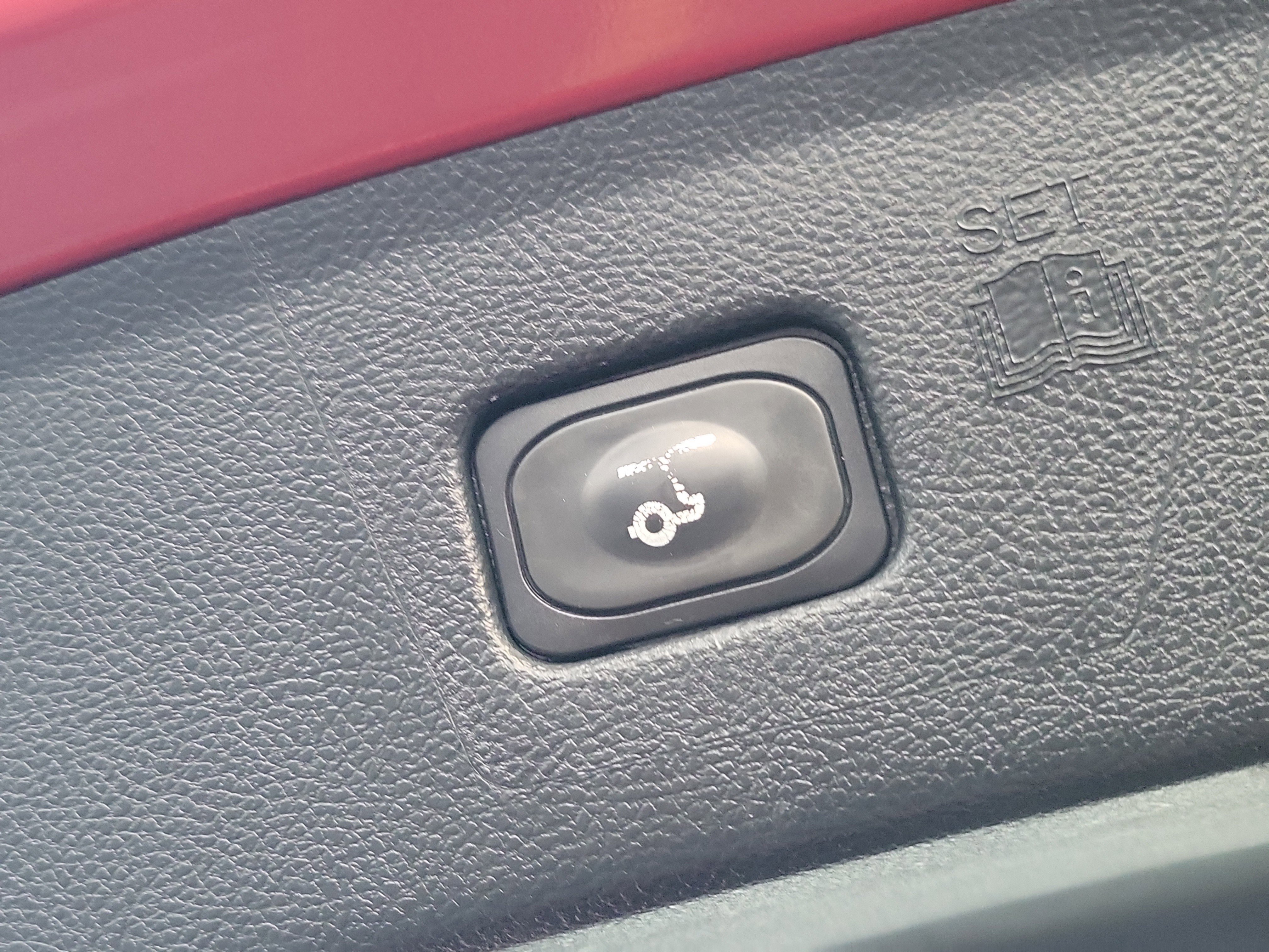Used 2023 Red Ford  image 9