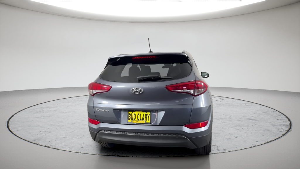 Used 2016 Grey Hyundai SE image 8