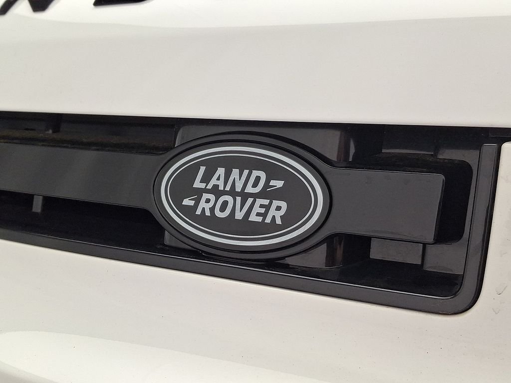 New 2026 Fuji White Land Rover X-Dynamic SE image 21