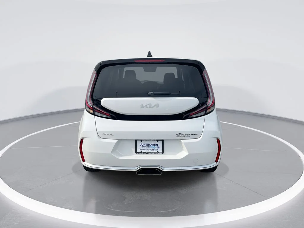Used 2024 White Kia GT-Line image 7