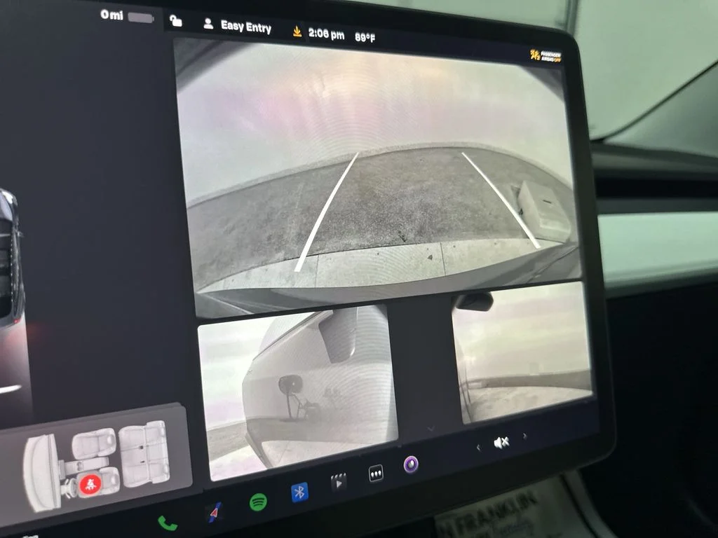 Used 2021  Tesla Performance image 21