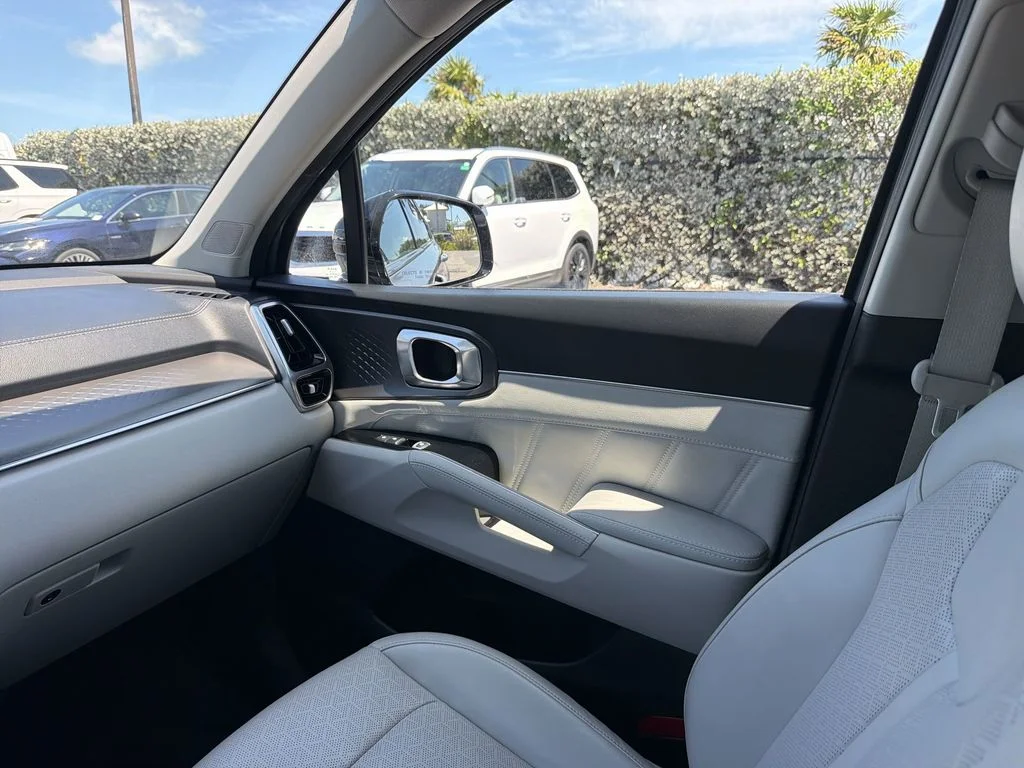 Used 2023 Silver Kia SX image 11