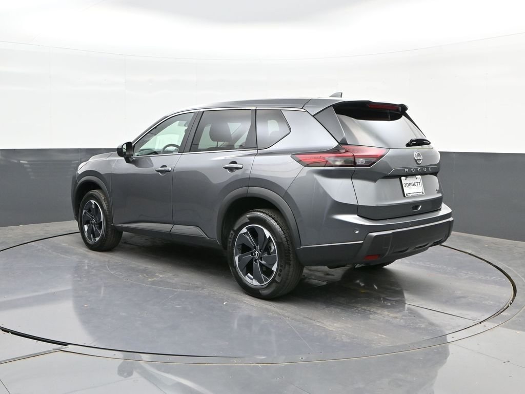 Used 2025 Gray Nissan SV image 5