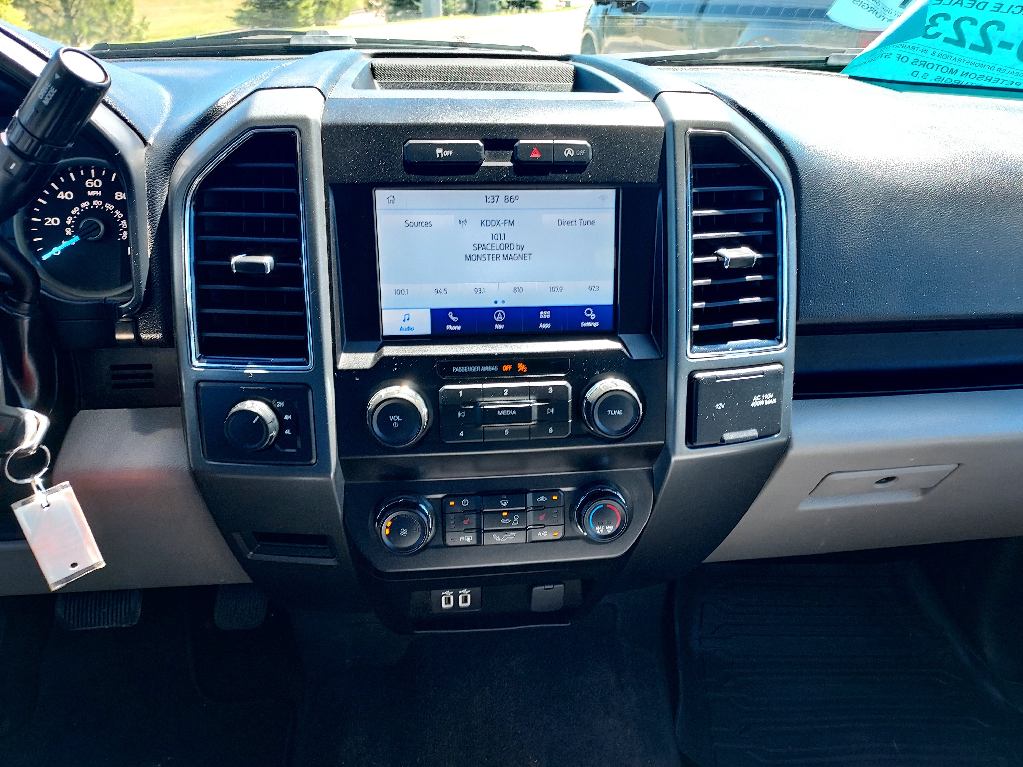 Used 2020 Silver Ford XLT image 27