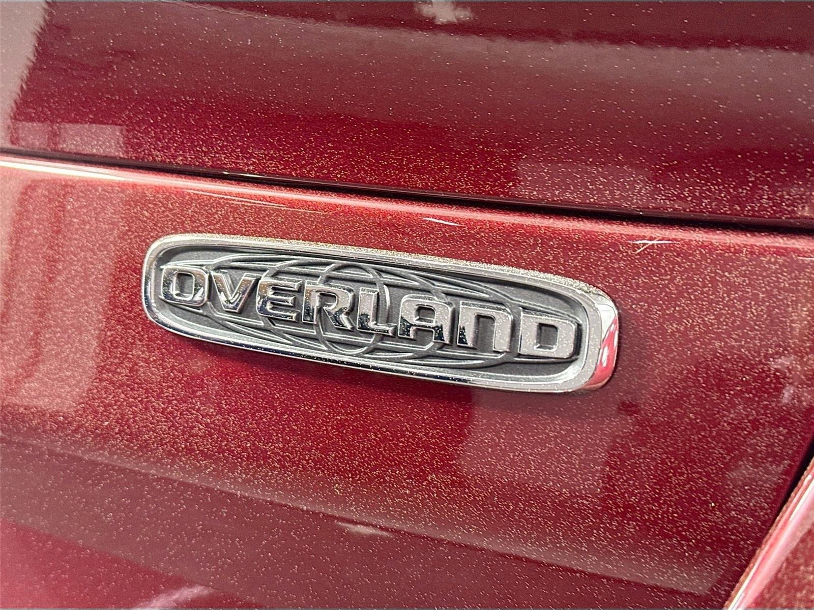 Used 2022 Velvet Red Pearlcoat Jeep Overland image 15