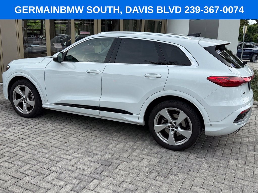 Used 2025  Audi 2.0T Prestige image 3