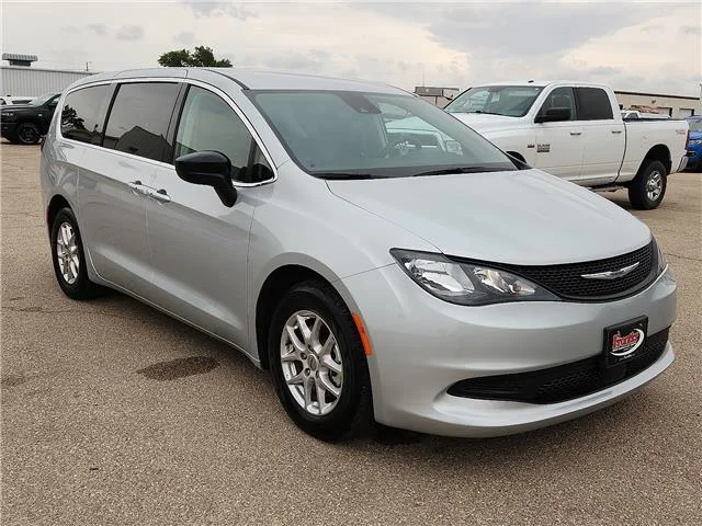 Used 2024 Silver Chrysler LX Passenger image 6