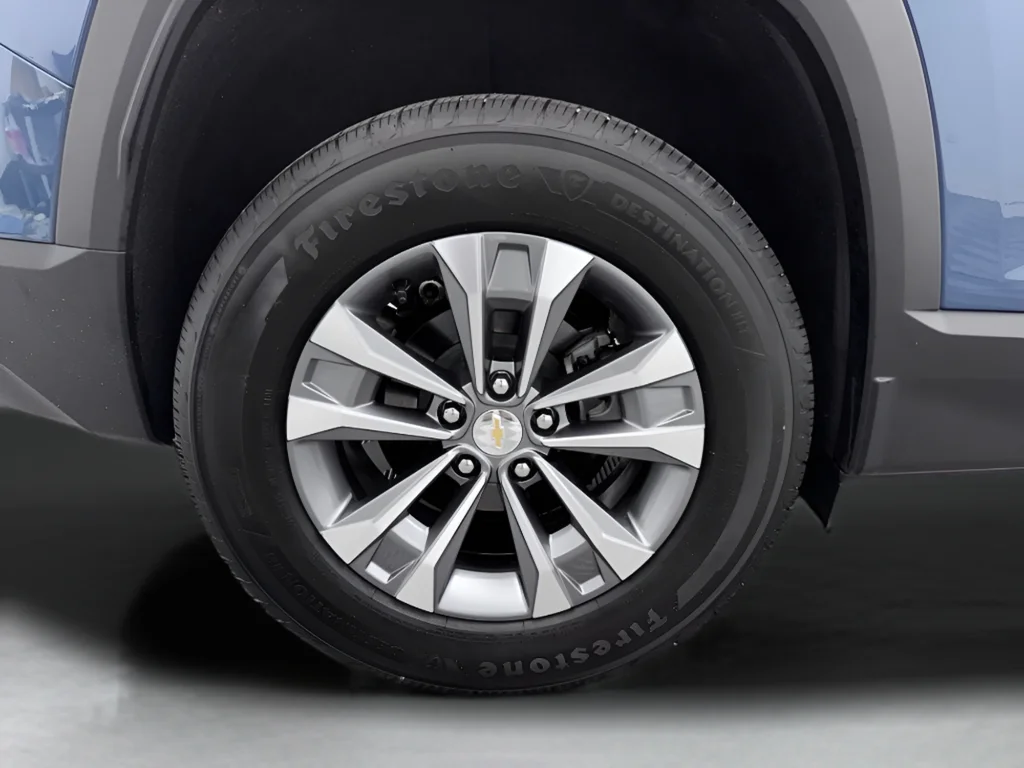 Used 2025 Lakeshore Blue Chevrolet LT image 43