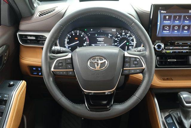 Certified Used 2021 RUBY FLARE PEARL Toyota  image 16