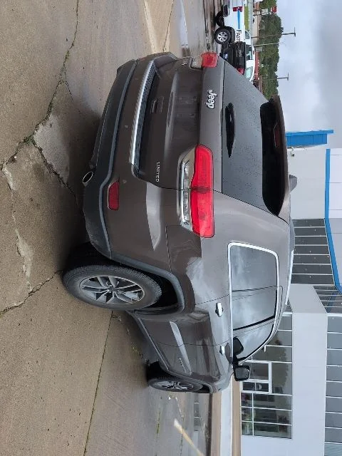 Used 2019 Brown Jeep Limited image 3