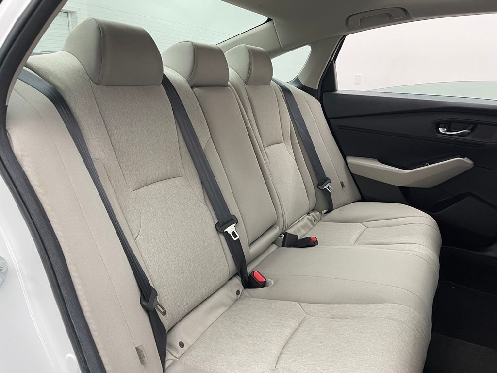 Used 2024 White Honda EX image 34