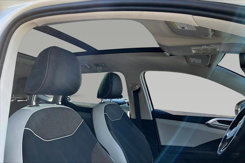New 2026 White Volkswagen 1.5T SE image 25