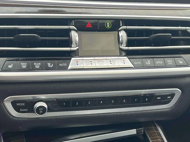 Used 2019 Gray BMW xDrive50i image 37