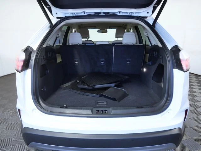 Used 2024 White Ford SEL image 9