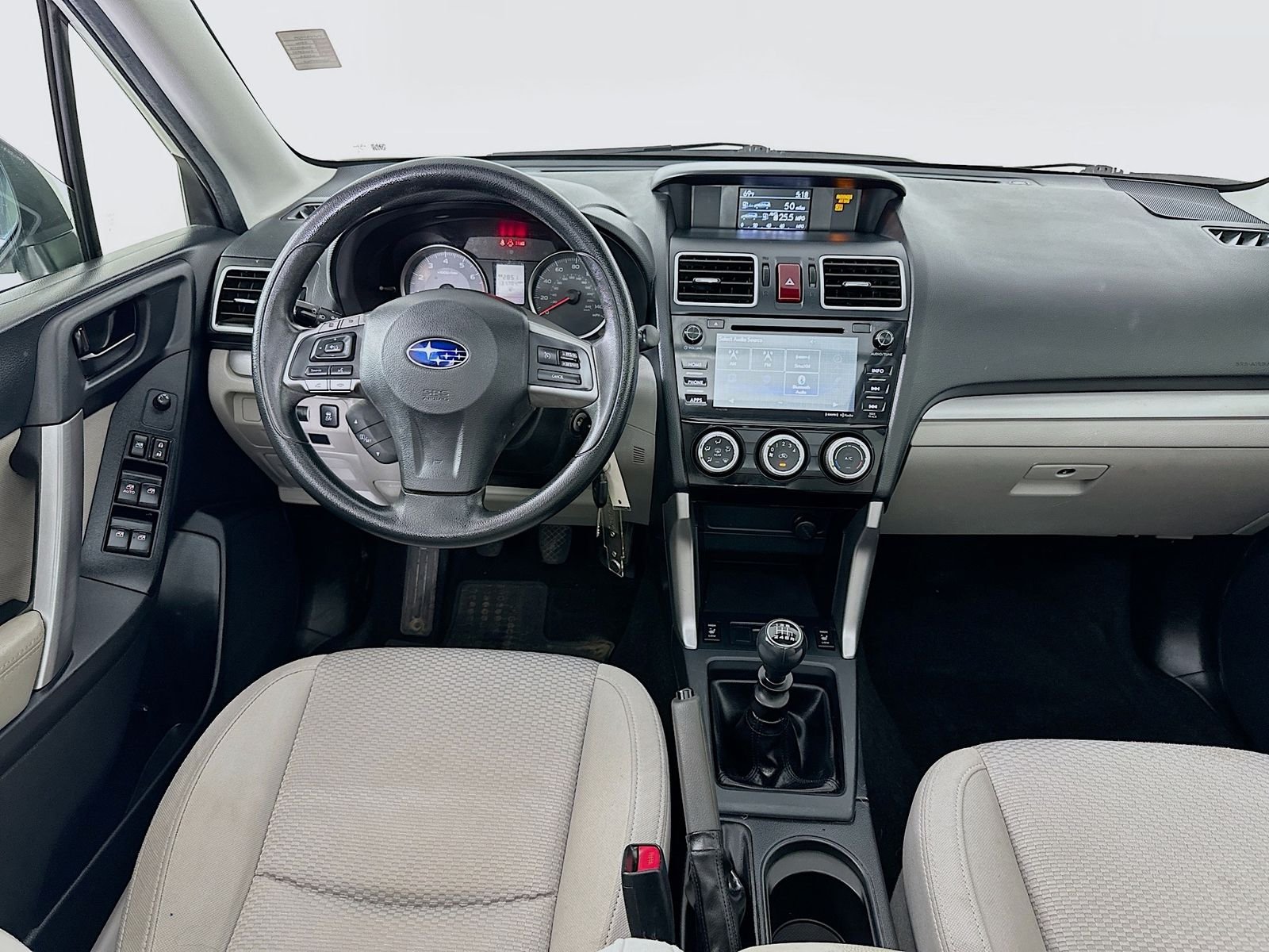 Used 2016 Crystal White Pearl Subaru 2.5i Premium image 22