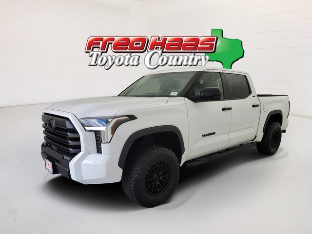 2026 Toyota Tundra 4WD SR5