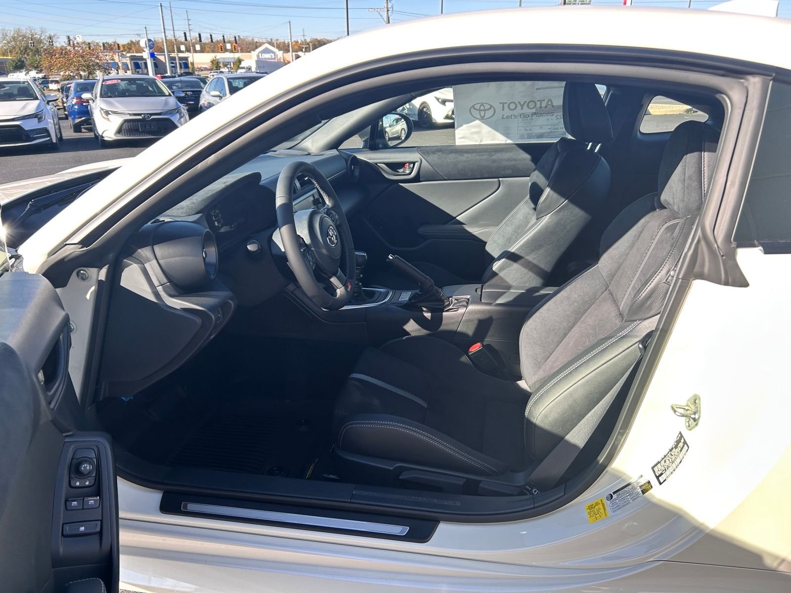 2025 Toyota GR86 Premium - Photo 16