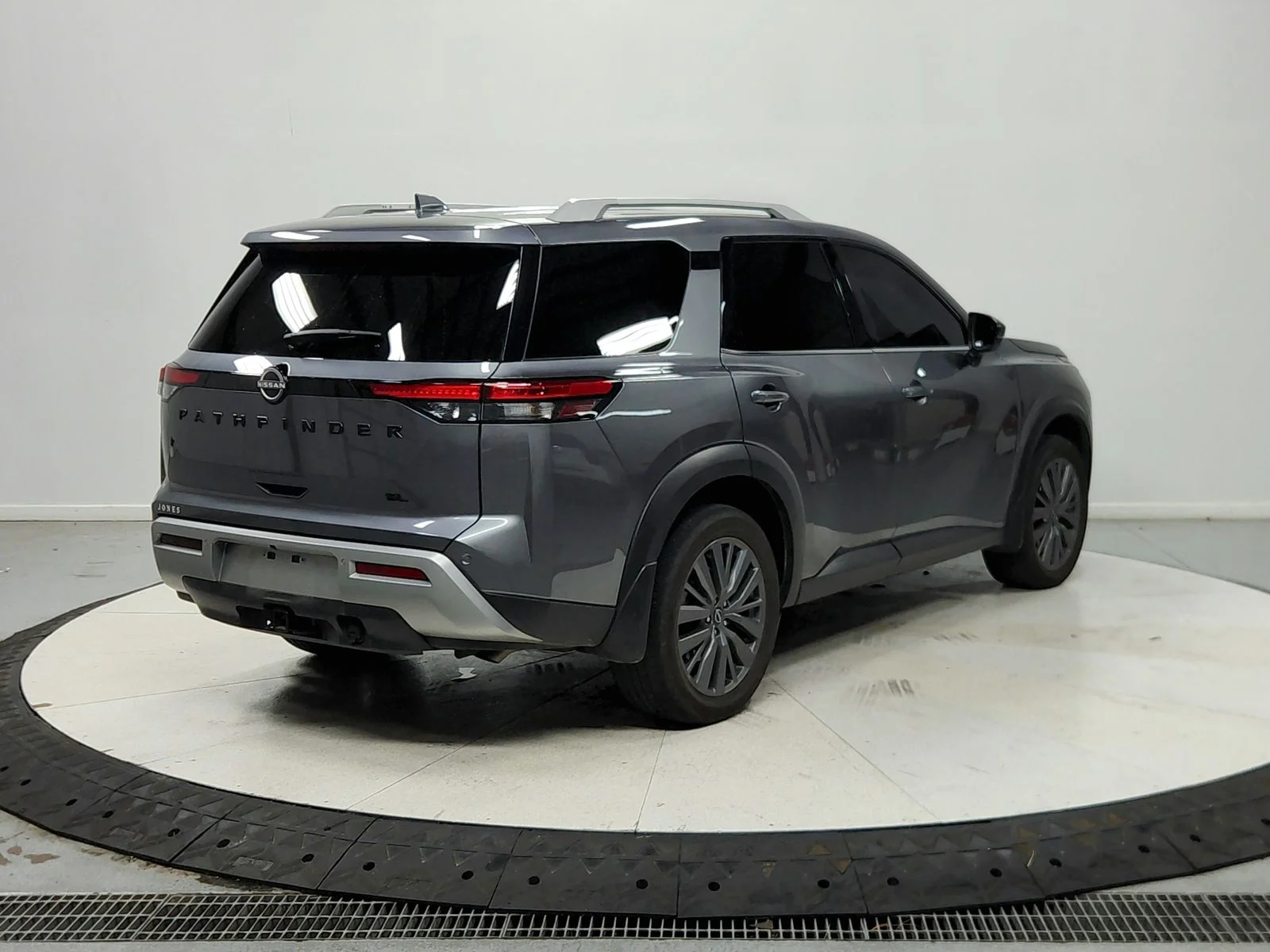 Used 2025 Gray Nissan SL image 8