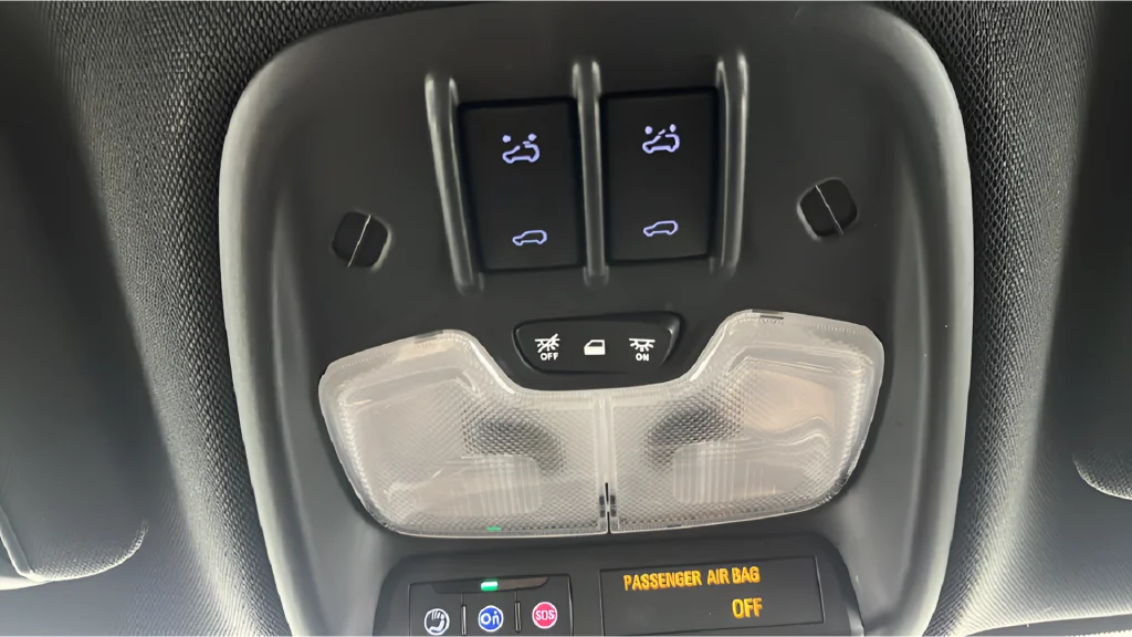 Used 2023 Silver GMC AT4 image 33