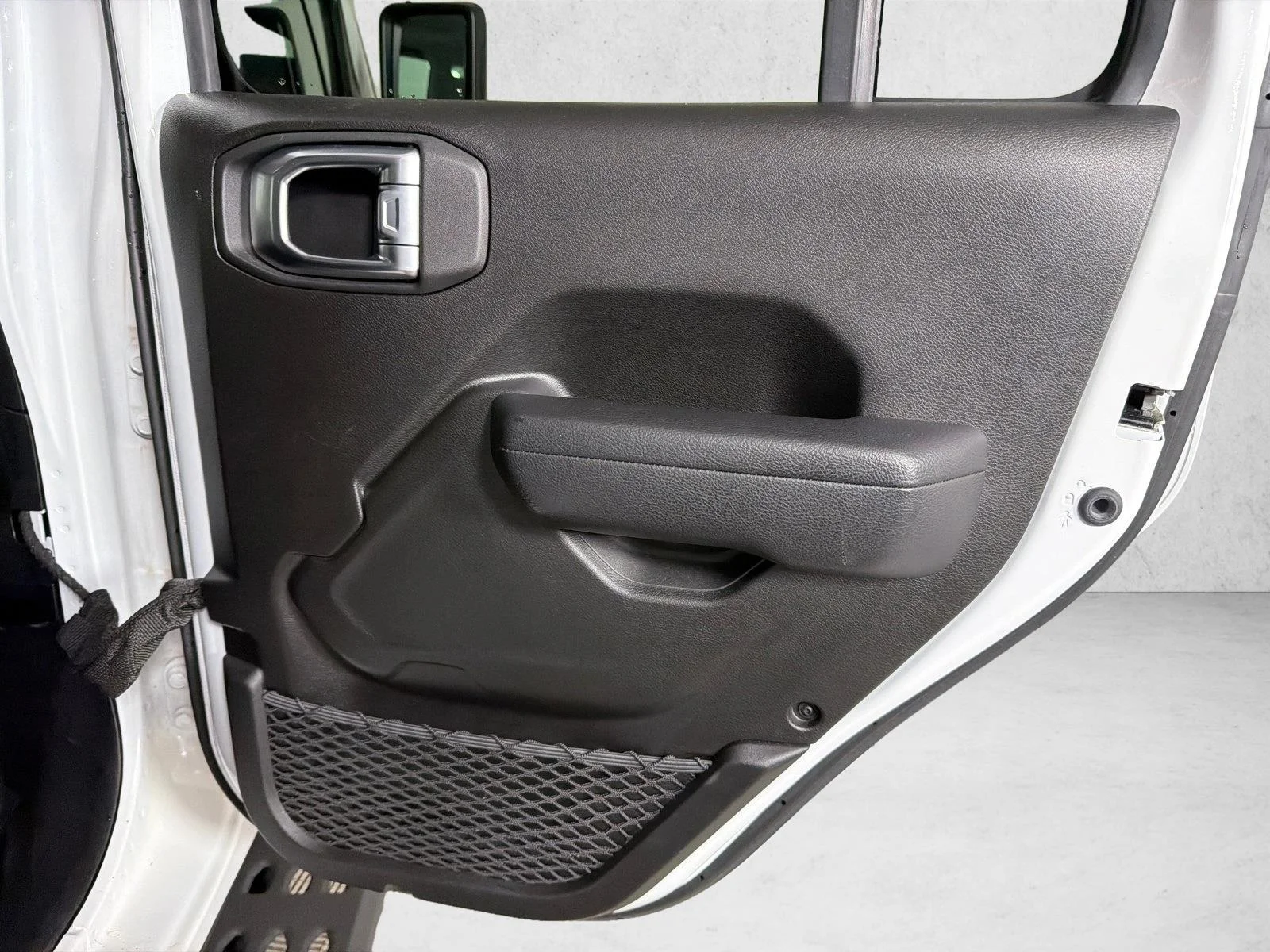 Used 2023 White Jeep Rubicon image 17