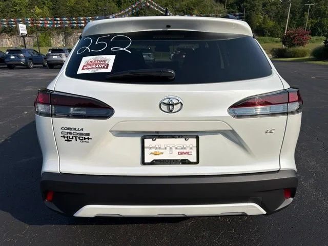 Used 2026 Off-white Toyota LE image 6