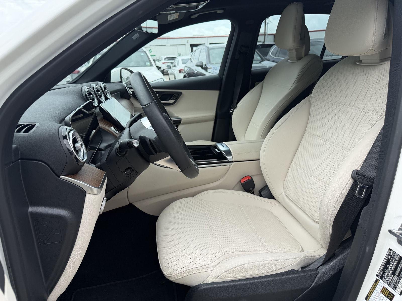Certified Used 2026 Polar White Mercedes-Benz GLC 300 image 8