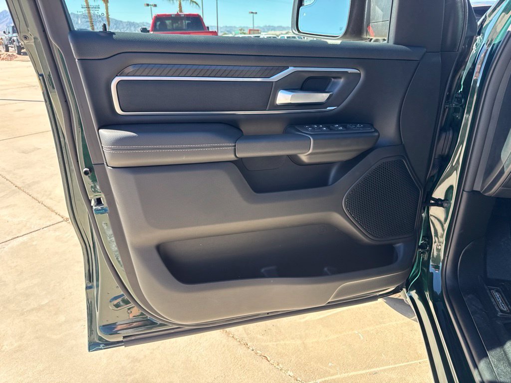 New 2026 Serrano-Green Metallic Exterior Paint RAM DC650 image 20