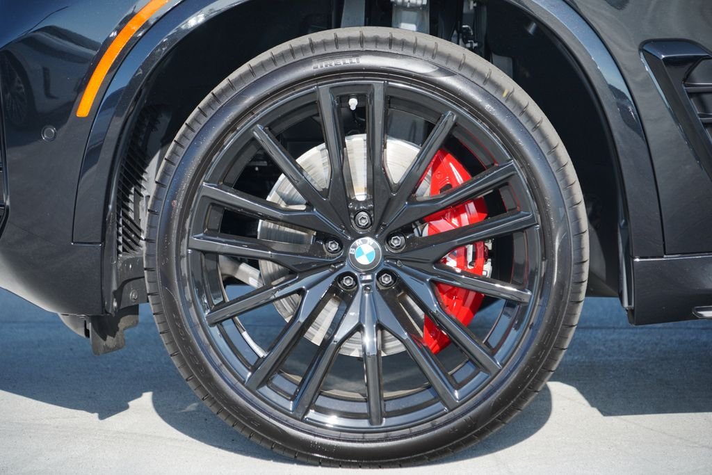 New 2026 Black Sapphire Metallic BMW sDrive40i image 5