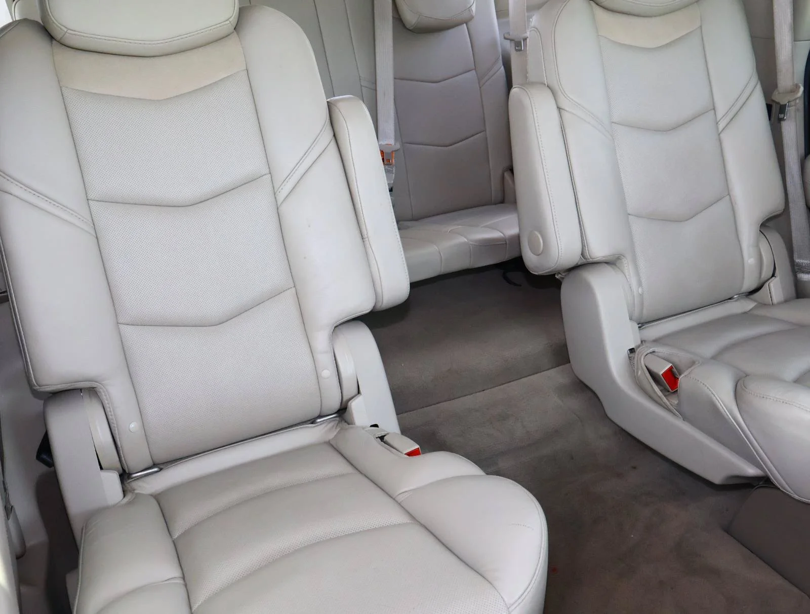 Used 2018 BLACK RAVEN Cadillac Luxury image 24