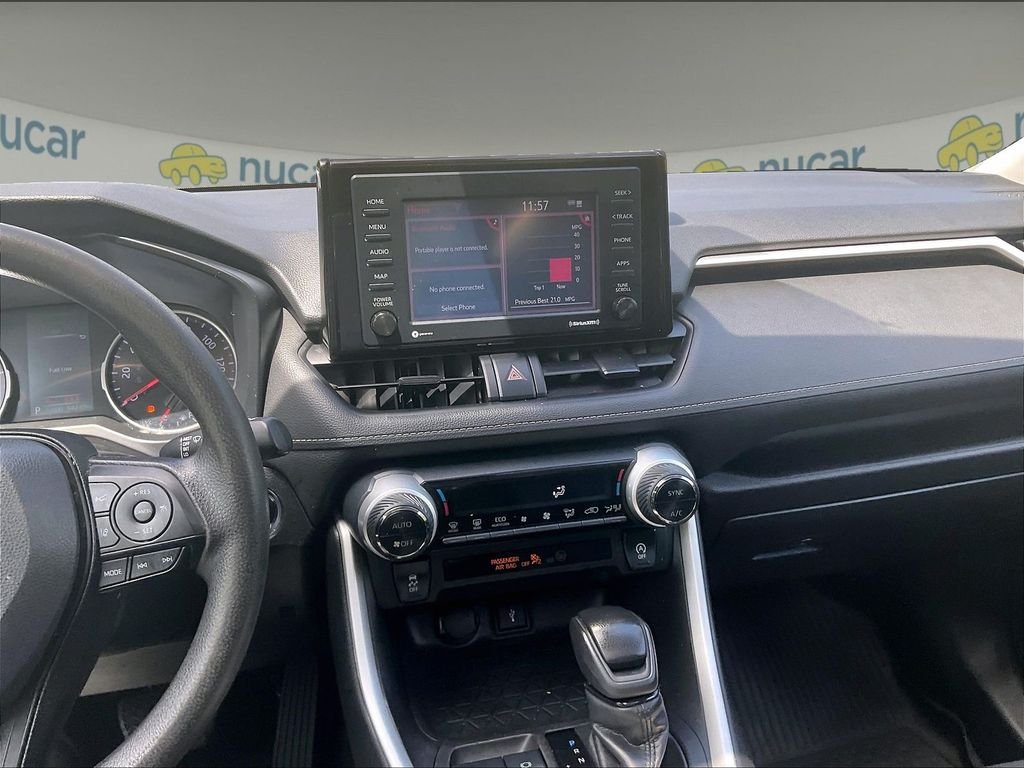 Used 2022 White Toyota XLE image 18