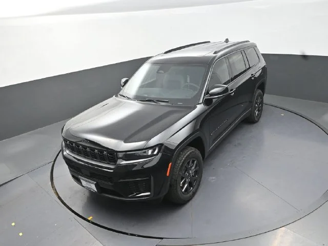 New 2027 High-Gloss Black Paint Jeep Laredo Altitude image 12