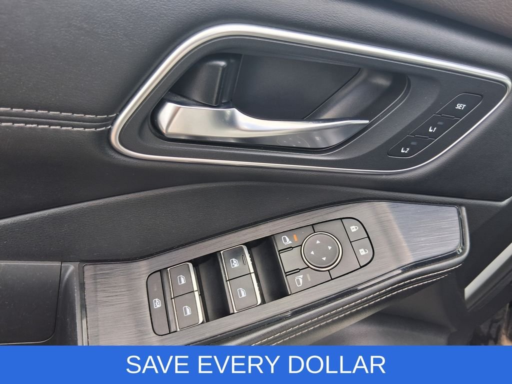 Used 2021 White Nissan SL image 14