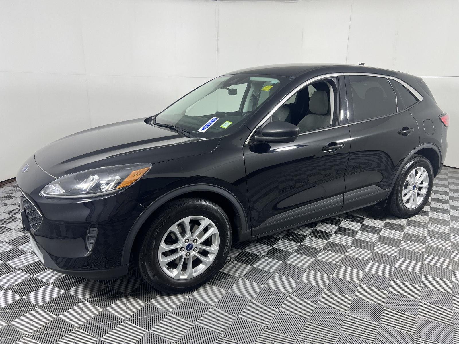 Used 2022 Agate Black Ford SE image 7