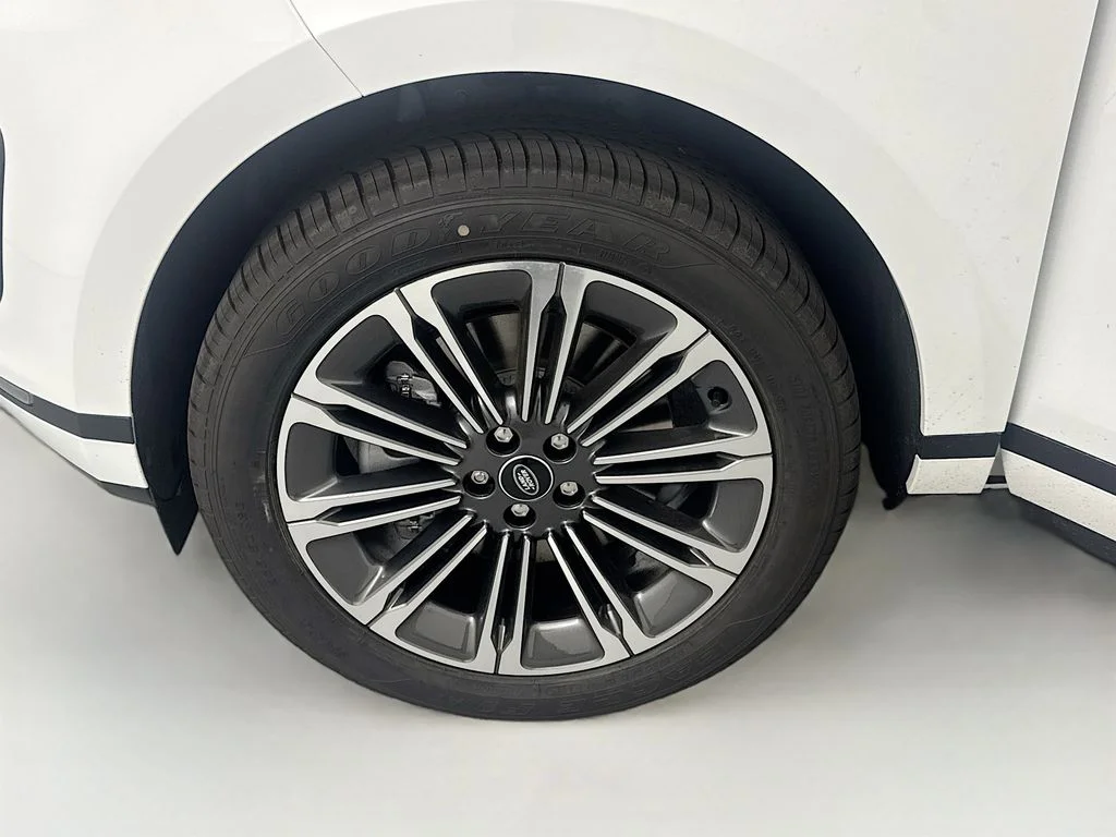 New 2026 Fuji White Land Rover Core S image 31
