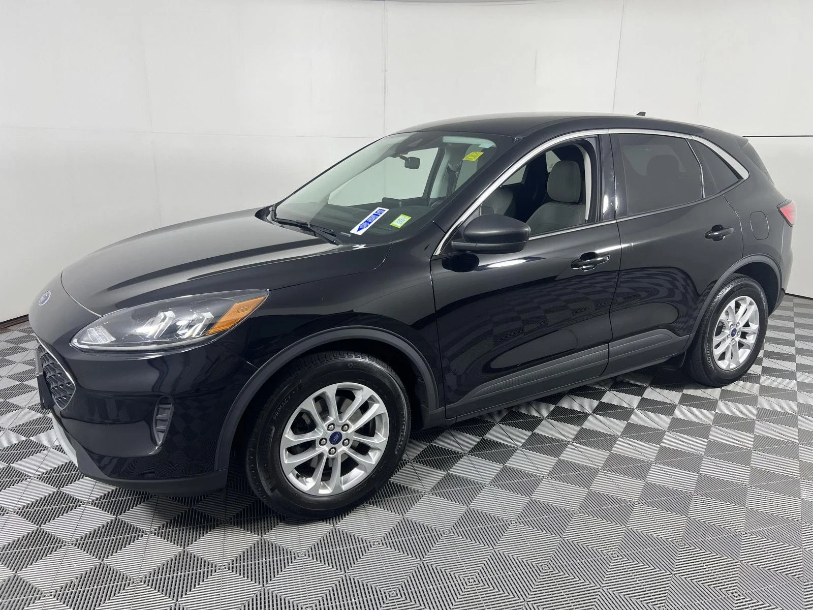 Used 2022 Agate Black Ford SE image 7